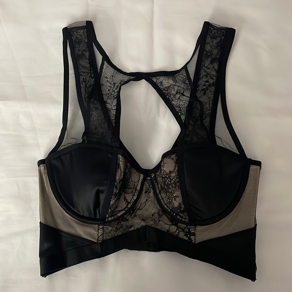 Victoria’s Secret very sexy lace bra top size 34 B - Picture 1 of 2